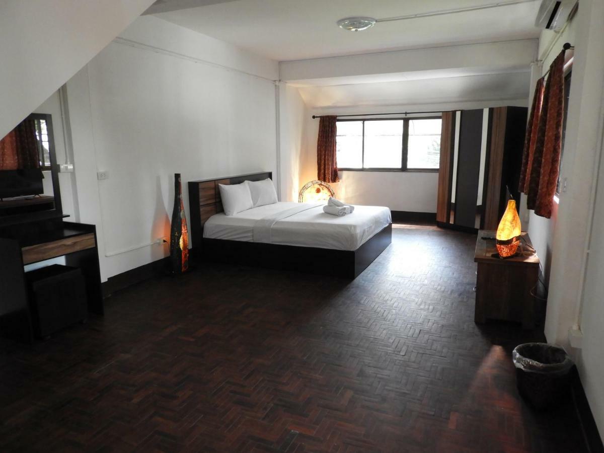 P'lyn House Gasthuis